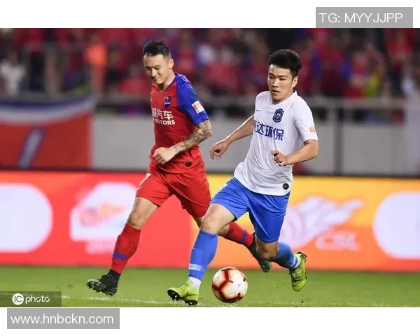 赛后分析：上海足球队与重庆足球队的战术对决与技术细节剖析